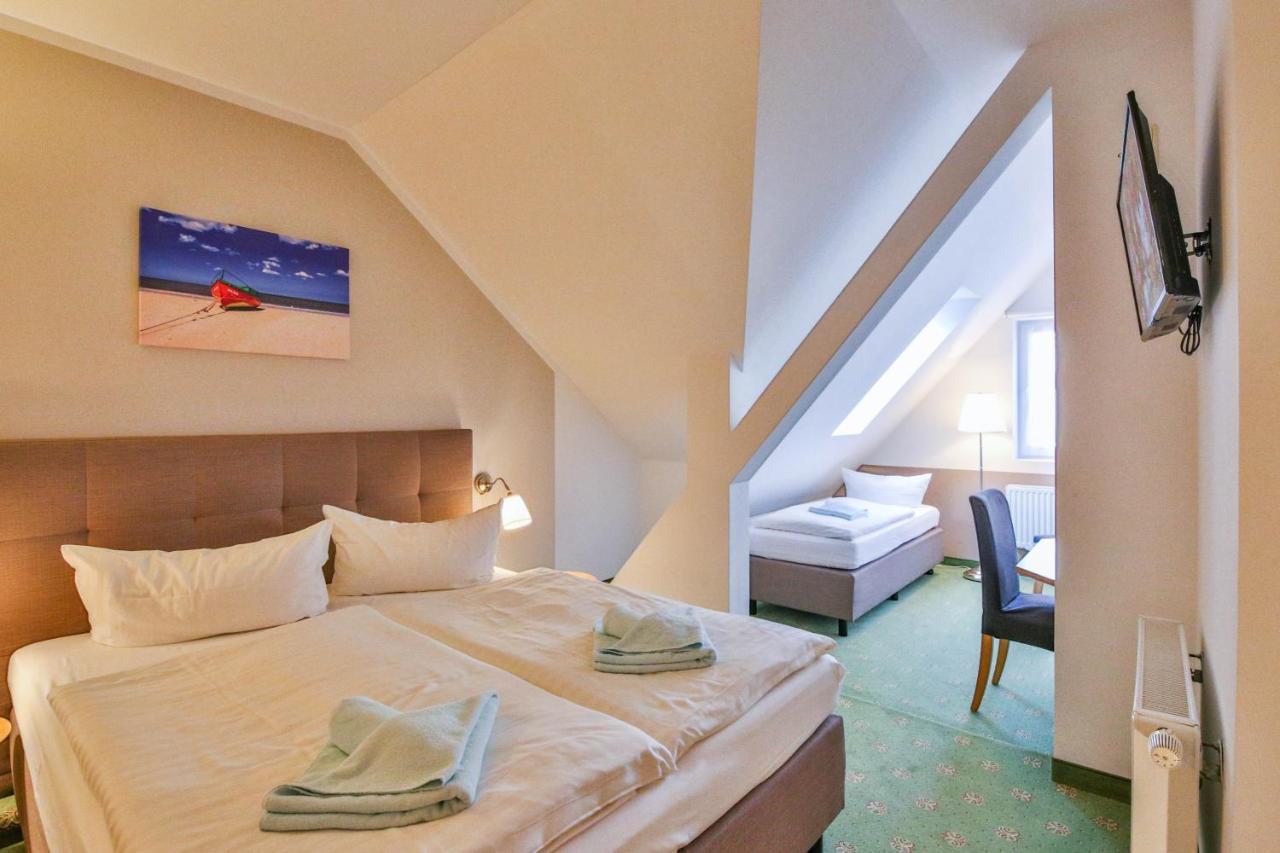 Hotel Und Restaurant "Zur Zwiebel" 佩讷明德 外观 照片