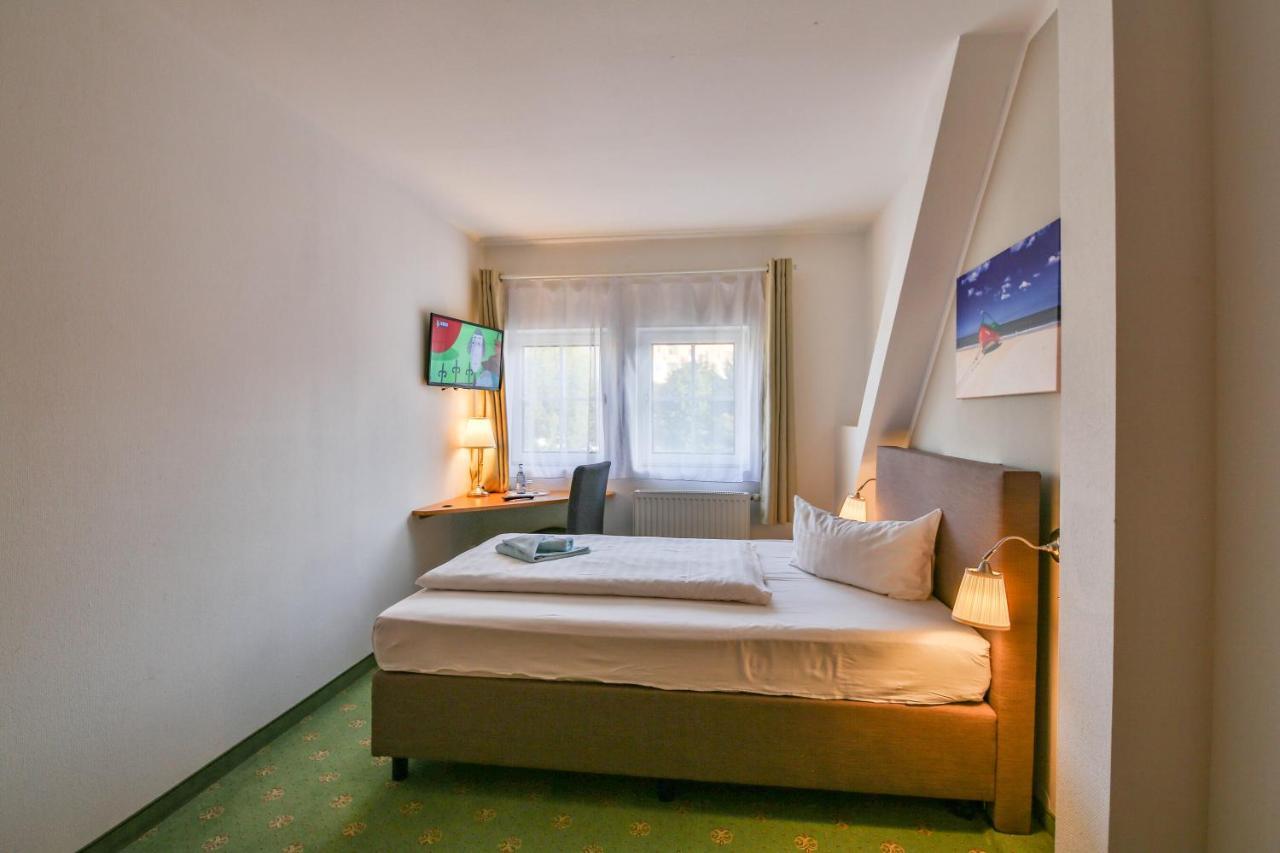 Hotel Und Restaurant "Zur Zwiebel" 佩讷明德 外观 照片