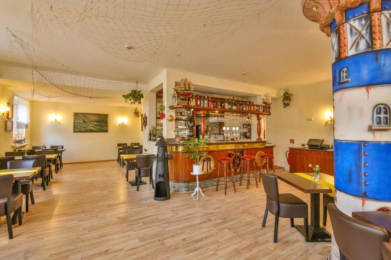 Hotel Und Restaurant "Zur Zwiebel" 佩讷明德 外观 照片