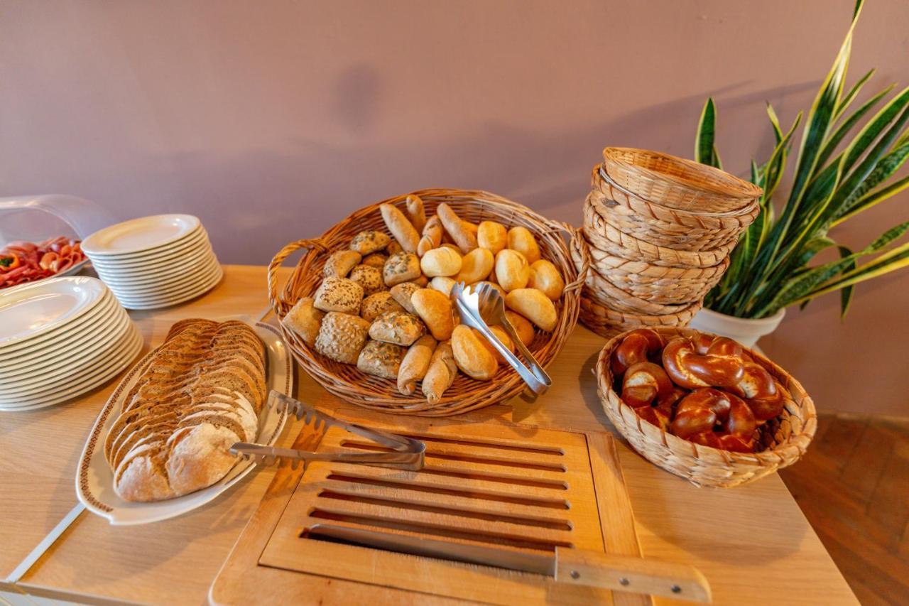 Hotel Und Restaurant "Zur Zwiebel" 佩讷明德 外观 照片